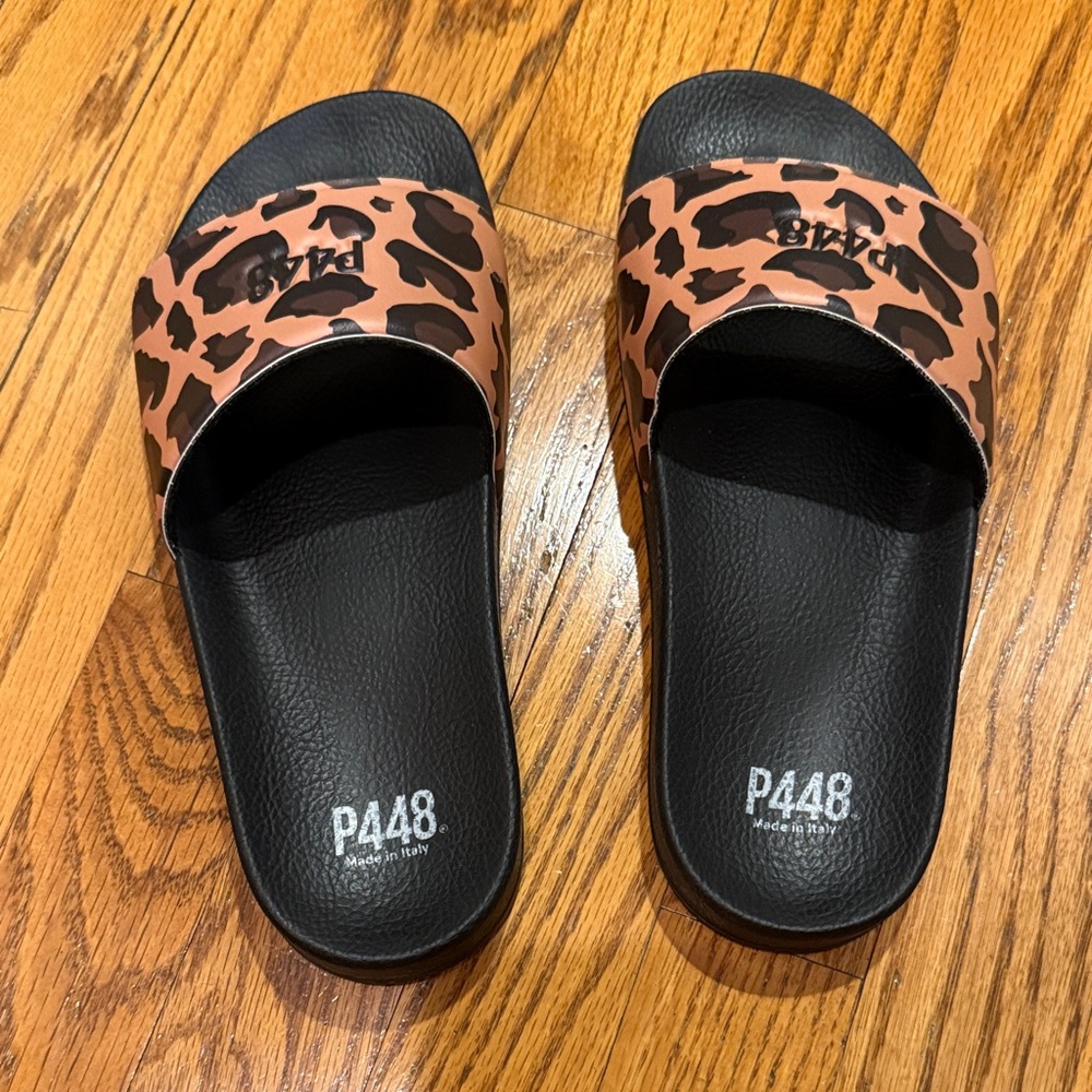P448 Animal Print Slides